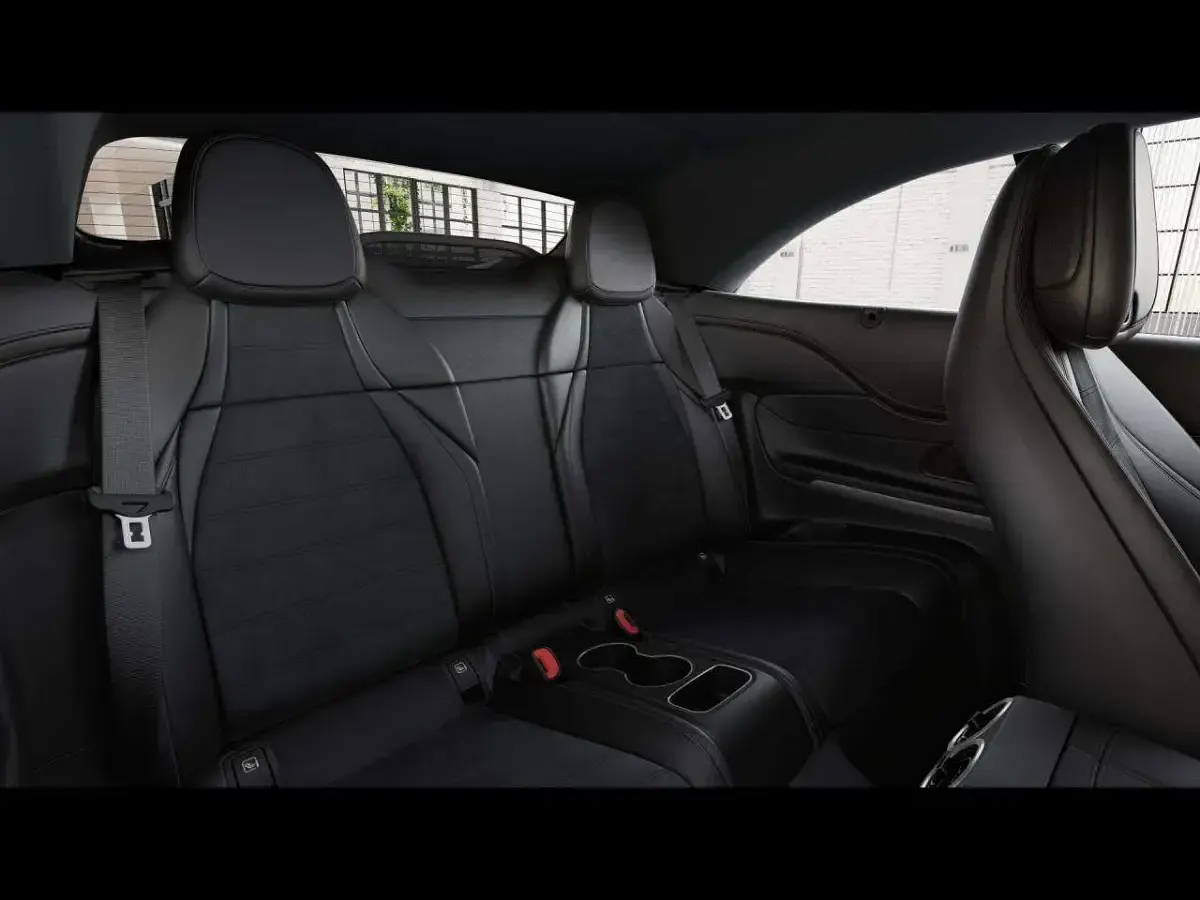 Gebraucht Mercedes CLE180 AMG 170 PS (125 kW) 2026 Obsidianschwarz metallic Cabrio