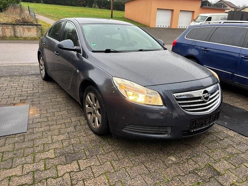 Blau Gebraucht 2010 Opel Insignia Limousine | 2.500 € (Superpreis) - Bild 1/4