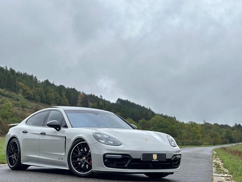 Grau Gebraucht 2019 Porsche Panamera GTS Limousine | 76.999 € (Fairer Preis) - Bild 1/4