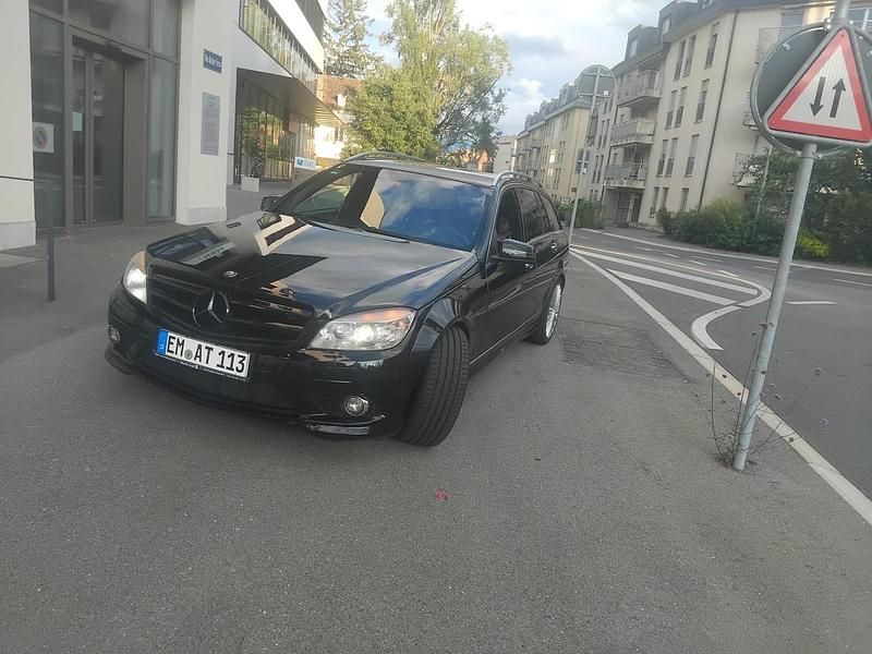 Schwarz Gebraucht 2009 Mercedes C320 Kombi | 8.200 € (Teuer) - Bild 1/4