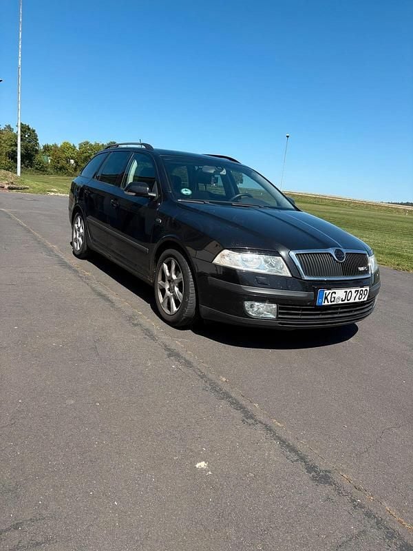 Schwarz Gebraucht 2007 Skoda Octavia LAURIN & KLEMENT Kombi | 3.799 € (Teuer) - Bild 1/4