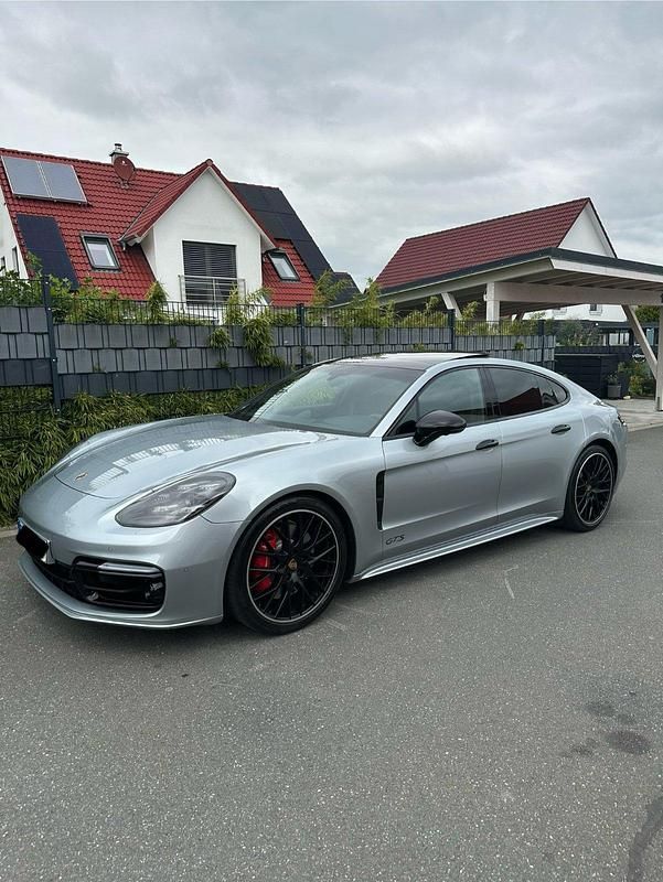 Gebraucht 2019 Porsche Panamera GTS Limousine | 75.500 € (Etwas zu teuer) - Bild 1/4