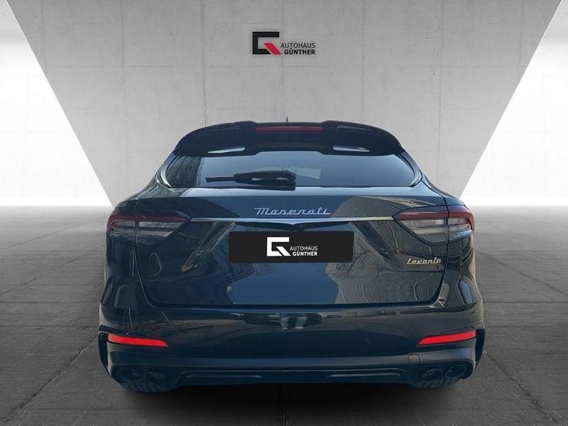 Gebraucht Maserati Levante 430 PS (316 kW) 2022 Schwarz SUV