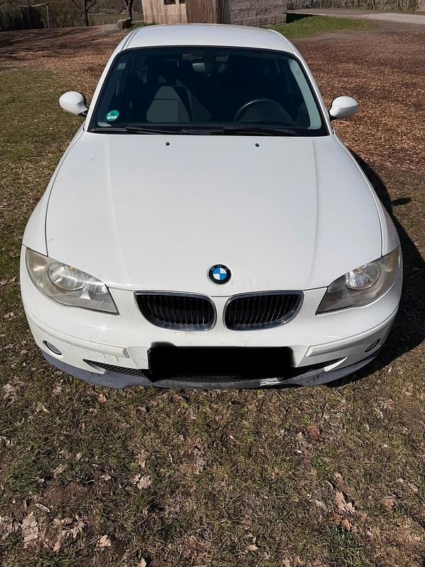 Gebraucht BMW 116 116 PS (85 kW) 2006 Weiß Kleinwagen