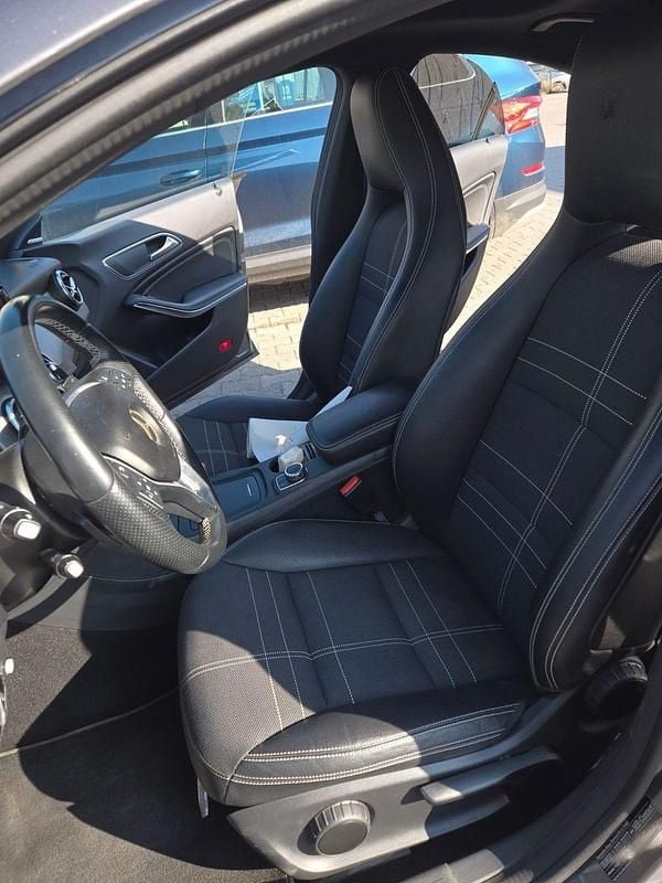Gebraucht Mercedes CLA200 156 PS (114 kW) 2014 Grau Coupé