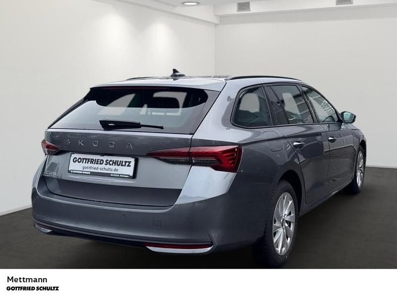 Gebraucht Skoda Octavia Selection 150 PS (110 kW) 2025 Grau Kombi