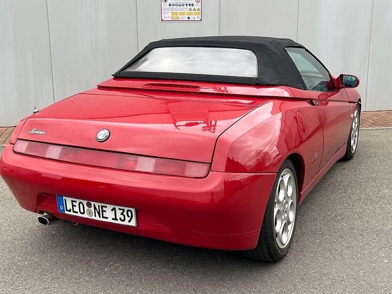 Gebraucht Alfa Romeo Spider 155 PS (114 kW) 1995 Rot Cabrio