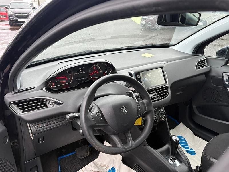 Gebraucht Peugeot 208 Active 82 PS (60 kW) 2015 Blau Kleinwagen