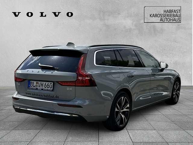 Gebraucht Volvo V60 145 PS (106 kW) 2024 Kombi