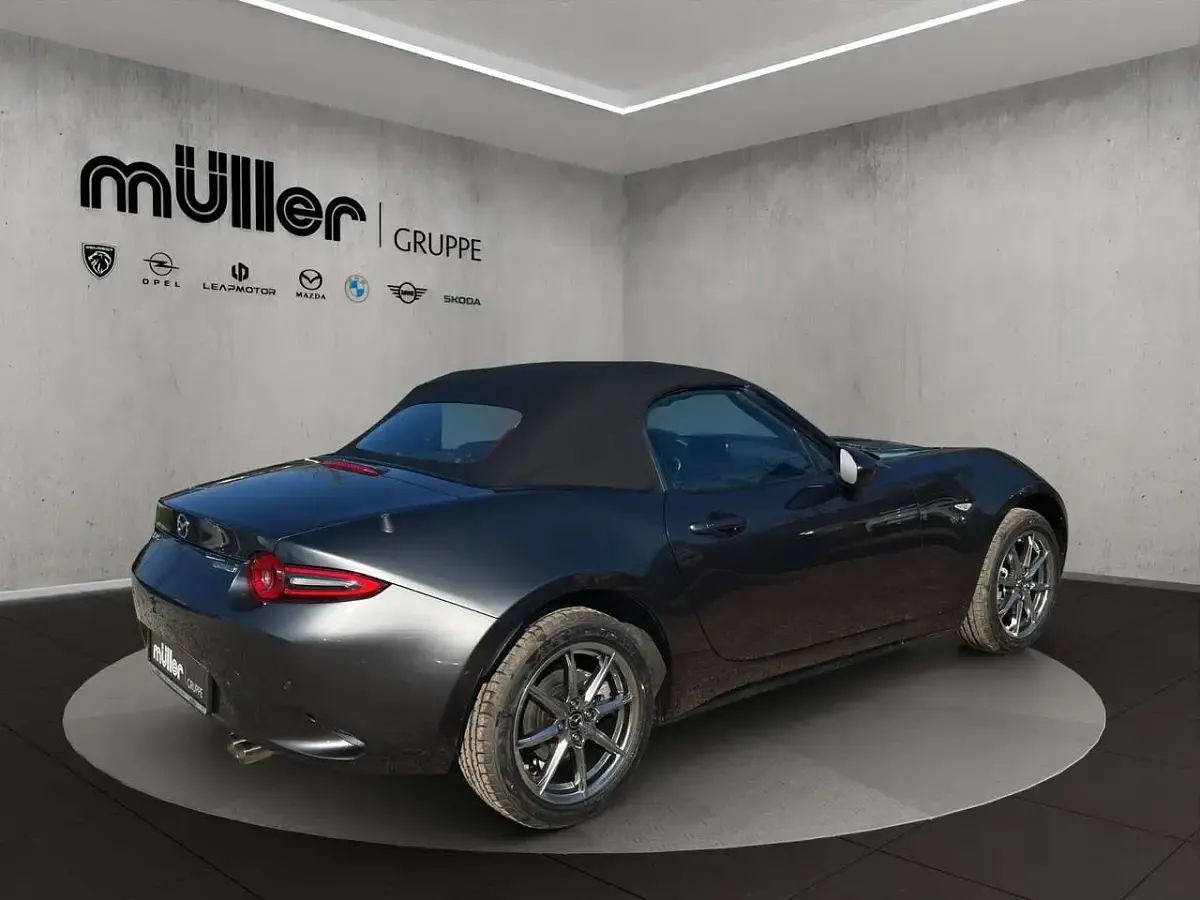 Neu Mazda MX5 Exclusive-Line 132 PS (97 kW) 2026 Machine gray Cabrio