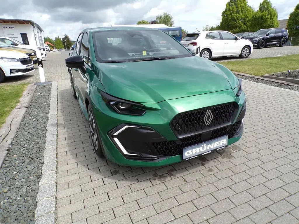 Ny Renault Clio V Evolution 114 HK (83 kW) 2026 Grön Sedan