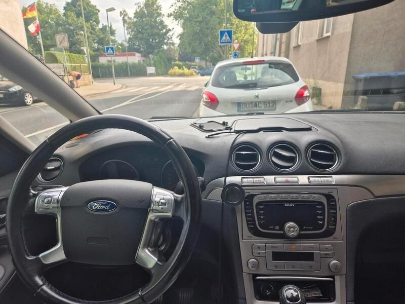 Silber Gebraucht 2008 Ford S-MAX S Van / Kleinbus | 4.000 € (Etwas zu teuer) - Bild 1/4