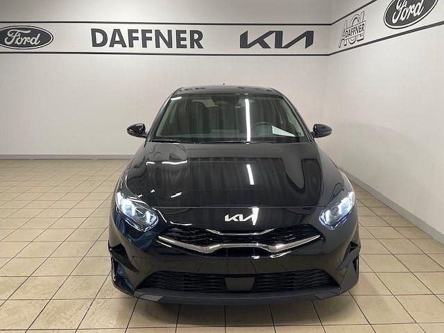 Neu Kia Ceed 140 PS (102 kW) 2025 Black pearl m Kleinwagen