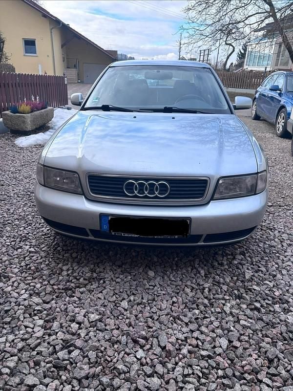 Silber Gebraucht 1998 Audi A4 Limousine | 1.000 € (Guter Preis) - Bild 1/4