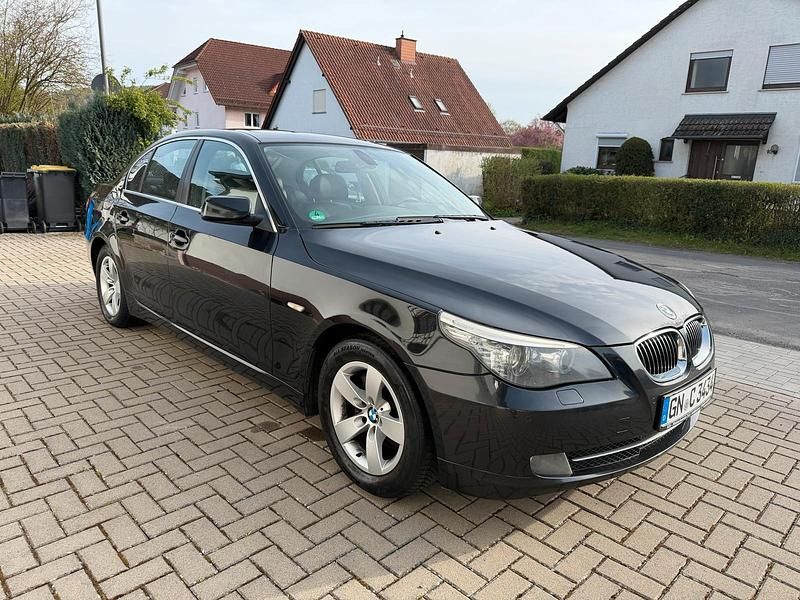 Gebraucht BMW 523 190 PS (139 kW) 2008 Schwarz Limousine