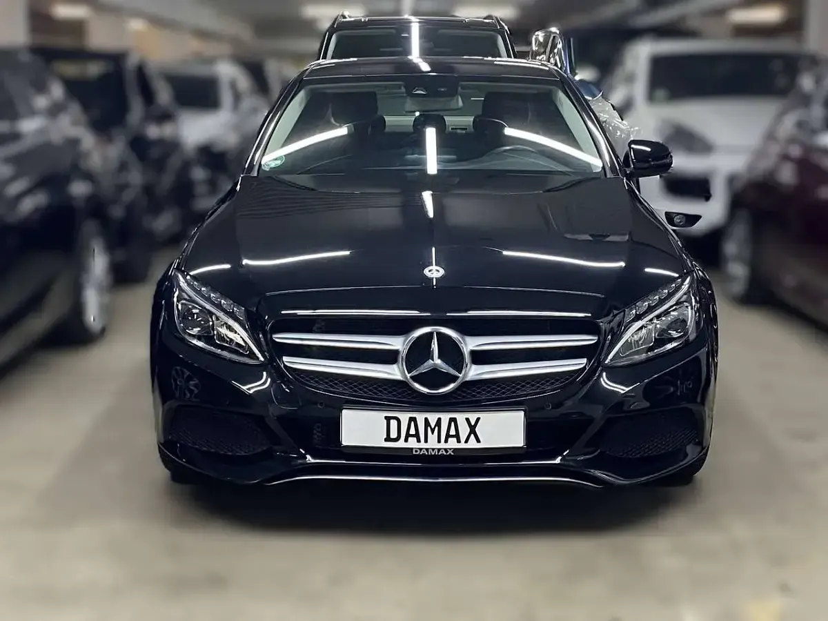 Gebraucht Mercedes C180 Avantgarde 156 PS (114 kW) 2017 Schwarz  unilack Limousine
