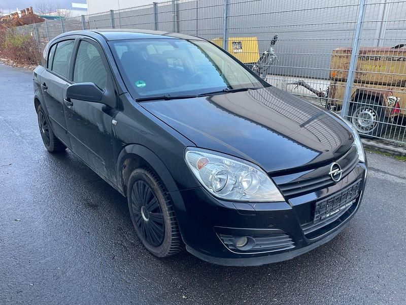 Gebraucht Opel Astra Edition 105 PS (77 kW) 2005 Schwarz Kleinwagen