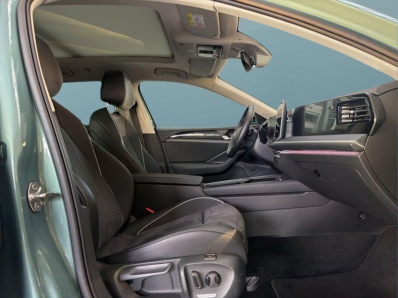 Gebraucht VW Passat 122 PS (89 kW) 2025 Grün Kombi