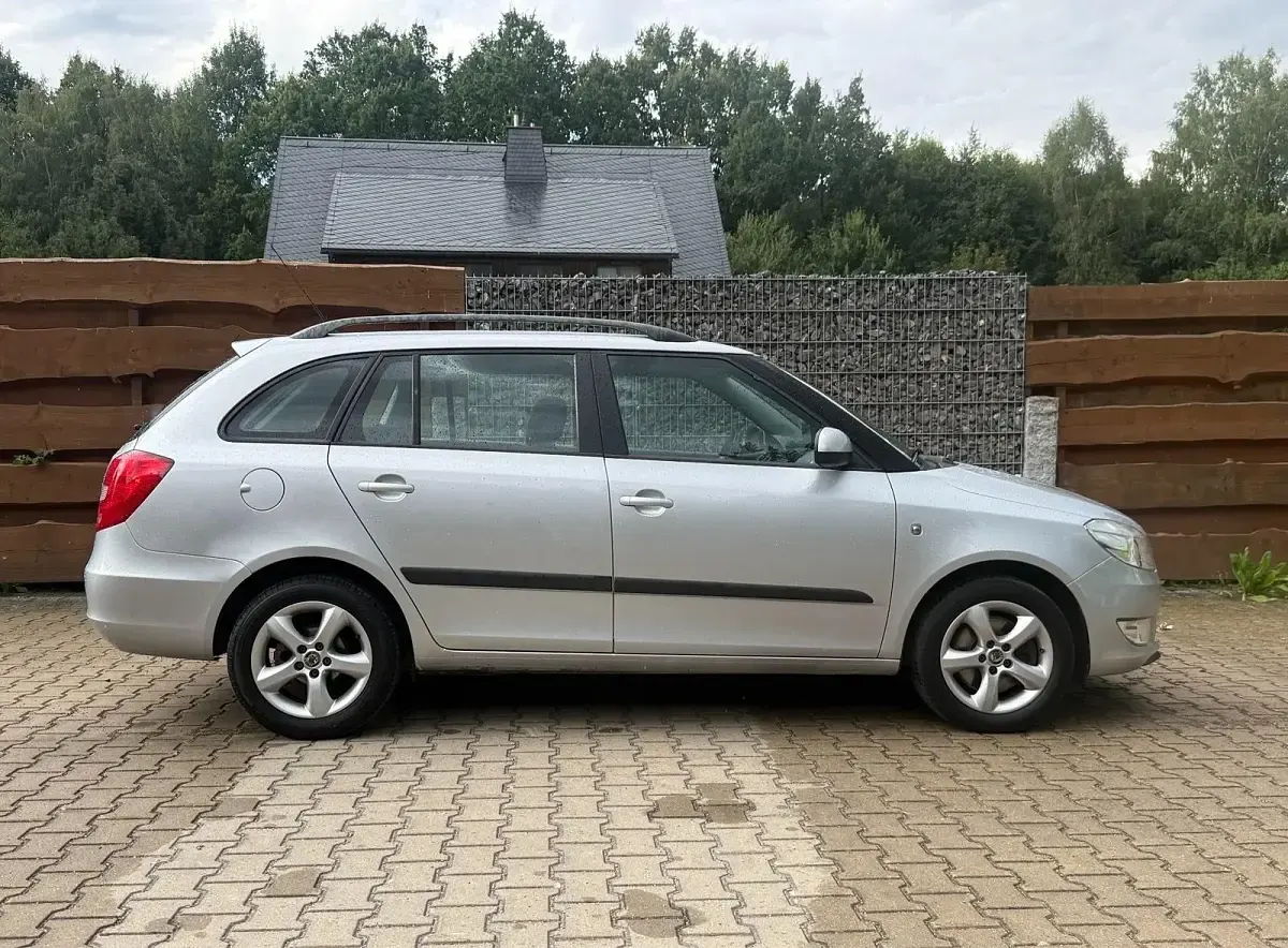 Gebraucht Skoda Fabia 105 PS (77 kW) 2010 Grau Kombi