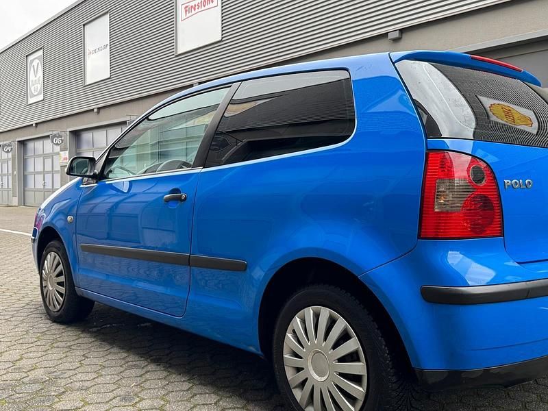 Gebraucht VW Polo 55 PS (40 kW) 2003 Blau Coupé