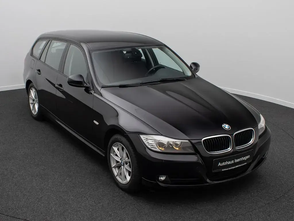 Gebraucht BMW 318 143 PS (105 kW) 2012 Schwarz Limousine