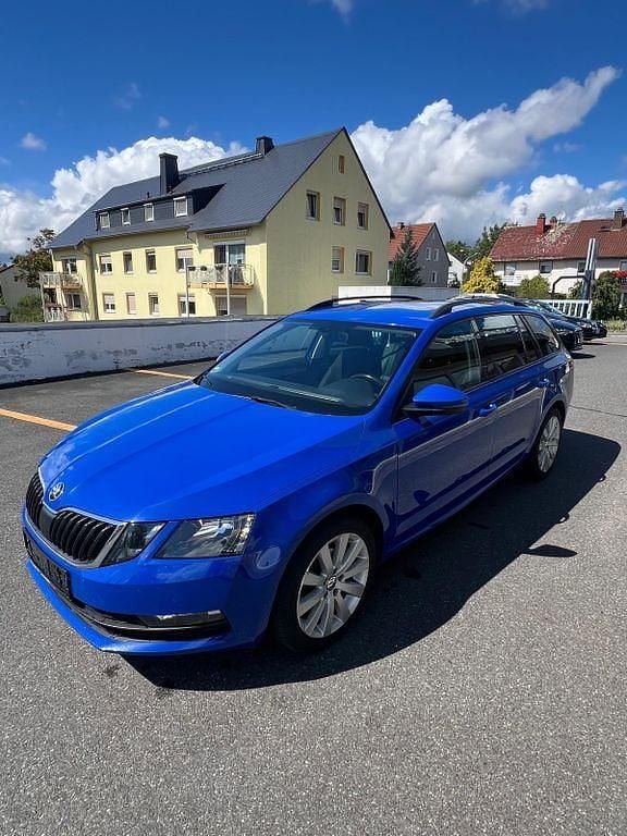 Blau Gebraucht 2019 Skoda Octavia Ambition Kombi | 7.970 € (Superpreis) - Bild 1/4