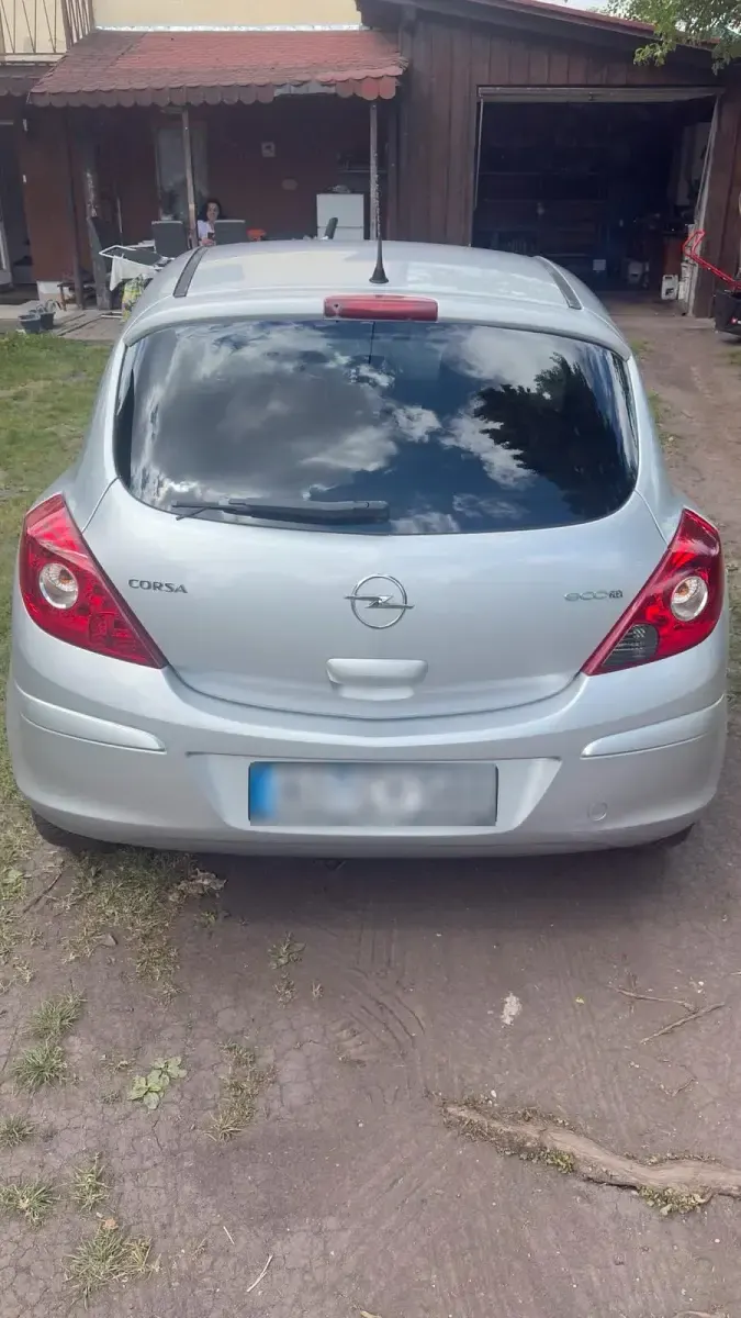 Usata Opel Corsa 70 CV (51 kW) 2010 Argento Utilitaria