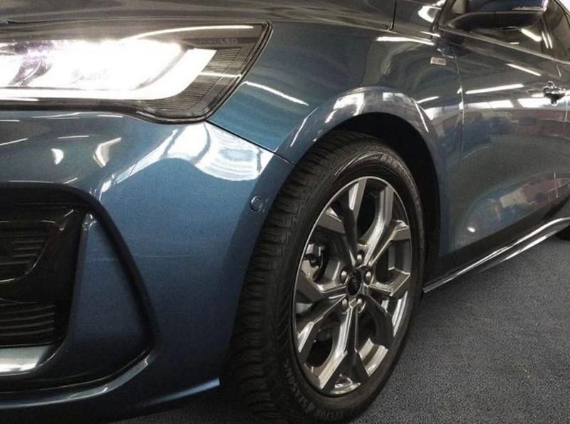 Gebraucht Ford Focus ST-Line X 155 PS (114 kW) 2024 Blau Limousine