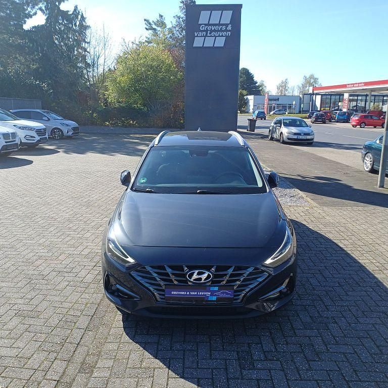 Gebraucht Hyundai i30 Intro Edition 120 PS (88 kW) 2021 Grau Limousine