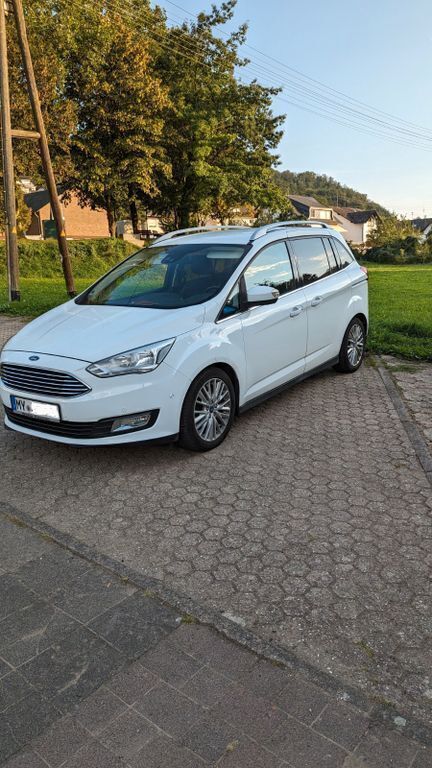 Weiß Gebraucht 2015 Ford Grand C-Max Titanium Van / Kleinbus | 7.900 € (Guter Preis) - Bild 1/2