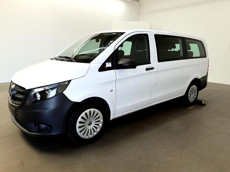 Weiß Gebraucht 2022 Mercedes Vito Van / Kleinbus | 39.139 € - Bild 1/4