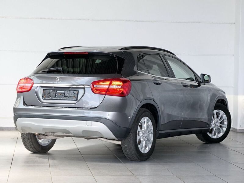 Gebraucht Mercedes GLA200 Style 156 PS (114 kW) 2016 Grau SUV