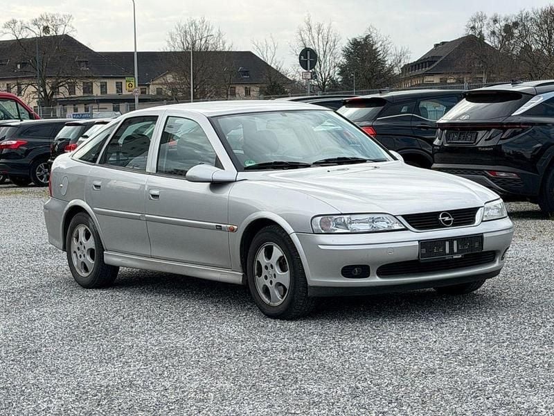 Gebraucht Opel Vectra Edition 101 PS (74 kW) 2000 Grau Kombi