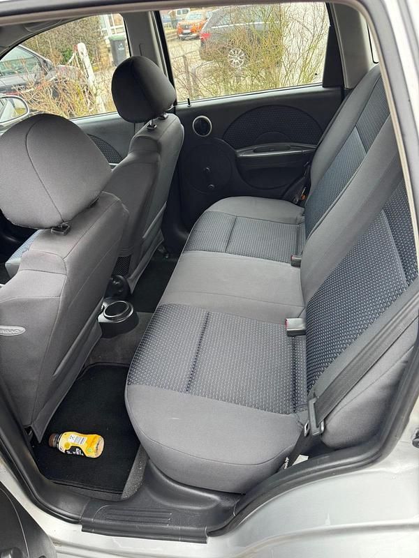 Gebraucht Chevrolet Kalos 75 PS (55 kW) 2006 Silber Kleinwagen