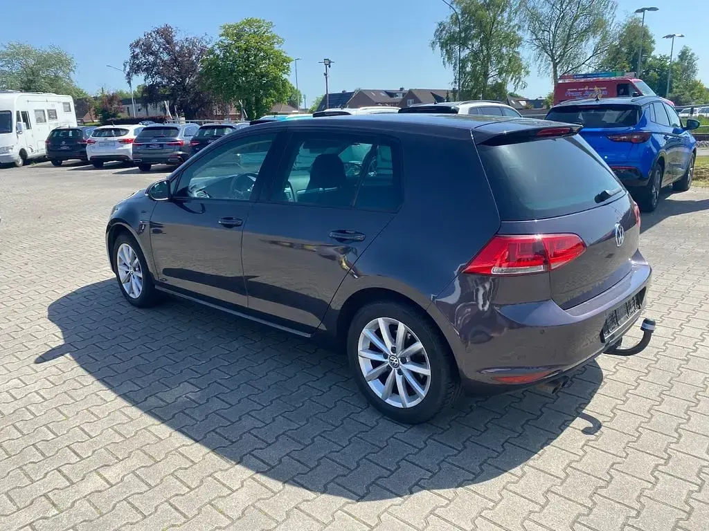 Gebraucht VW Golf VII LOUNGE 125 PS (91 kW) 2015 Grau Limousine