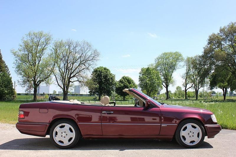 Violett Gebraucht 1995 Mercedes E320 Sportline Cabrio | 40.900 € - Bild 1/4