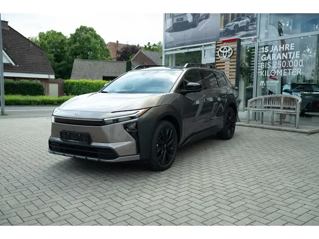 Neu Toyota bZ4X Lounge 280 kW (381 PS) 2026 Bronze SUV