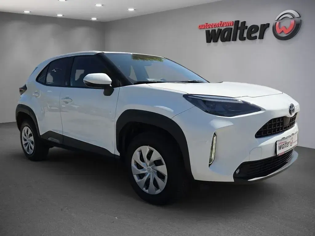 Gebraucht Toyota Yaris Cross Team 116 PS (85 kW) 2022 Weiß SUV