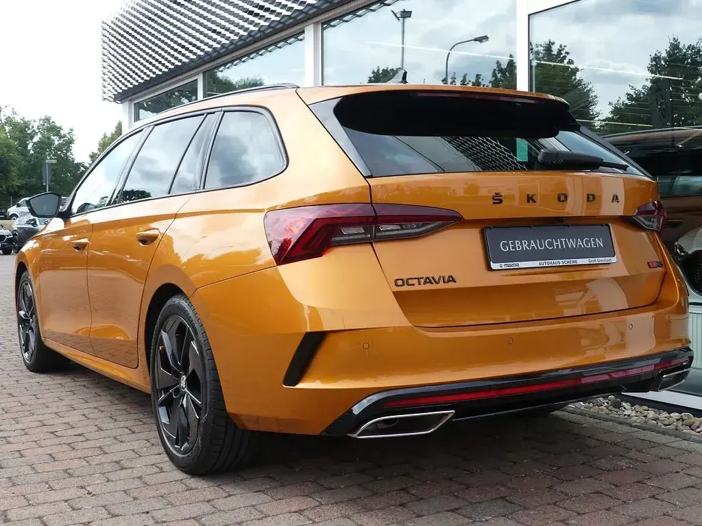 Gebraucht Skoda Octavia RS 245 PS (180 kW) 2024 Phoenixorange Kombi