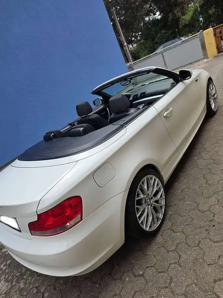 Gebraucht BMW 118 Cabriolet Performance 143 PS (105 kW) 2010 Weiß Cabrio