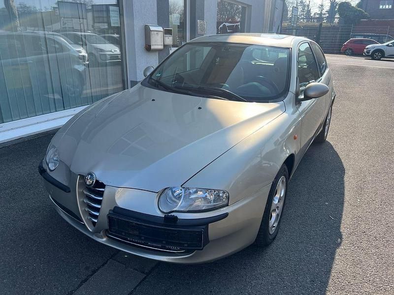 Gebraucht Alfa Romeo 147 105 PS (77 kW) 2004 Silber Kleinwagen