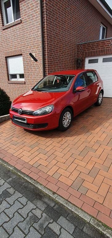 Gebraucht VW Golf VI Style 80 PS (58 kW) 2010 Rot Kleinwagen