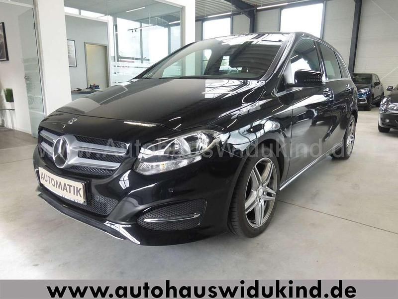Schwarz Gebraucht 2018 Mercedes B180 Van / Kleinbus | 17.990 € (Fairer Preis) - Bild 1/3