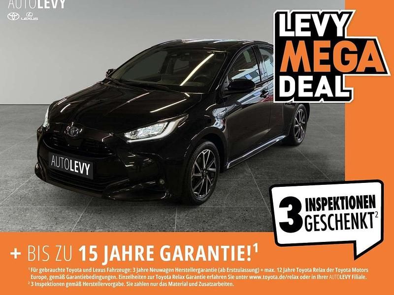 Mysticschwarz mica Gebraucht 2021 Toyota Yaris Hybrid Team Kleinwagen | 17.970 € (Fairer Preis) - Bild 1/4