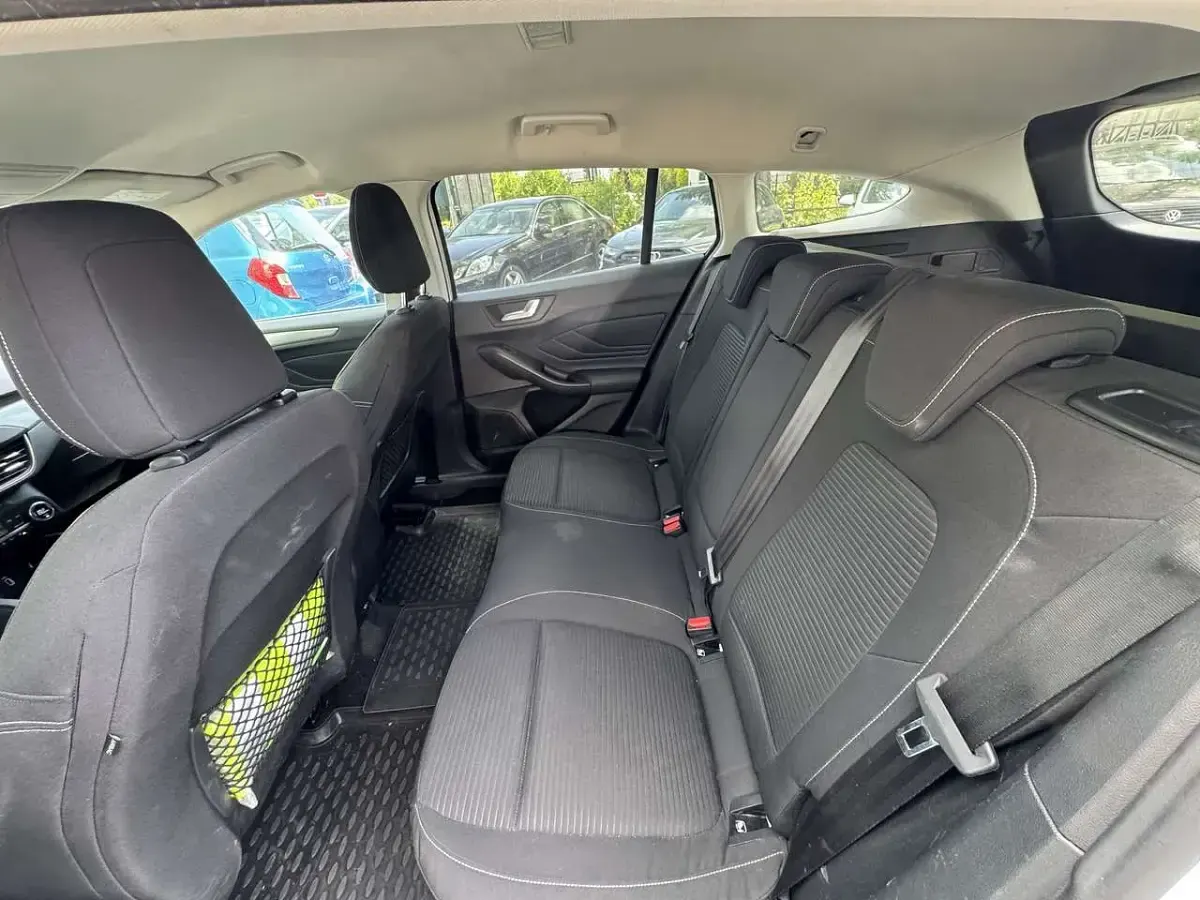 Gebraucht Ford Focus Titanium 150 PS (110 kW) 2018 Frostweiß Kombi