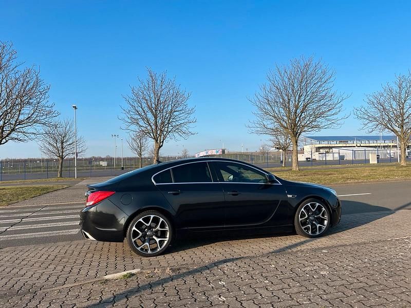 Schwarz Gebraucht 2012 Opel Insignia OPC Limousine | 9.250 € - Bild 1/4