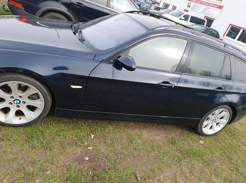 Gebraucht BMW 330 230 PS (169 kW) 2005 Blau Kombi