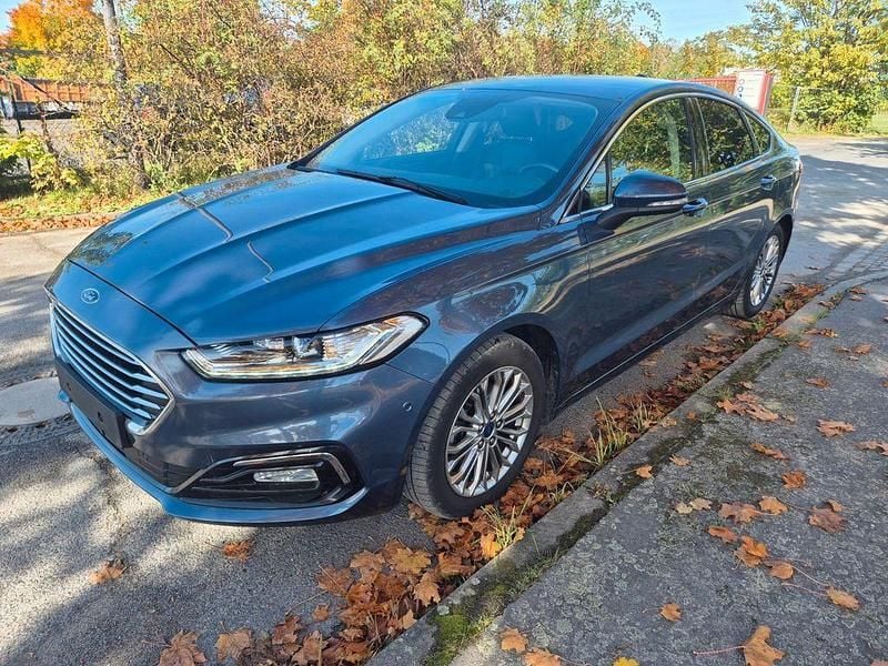 Blau Gebraucht 2021 Ford Mondeo Titanium Limousine | 15.800 € (Guter Preis) - Bild 1/4