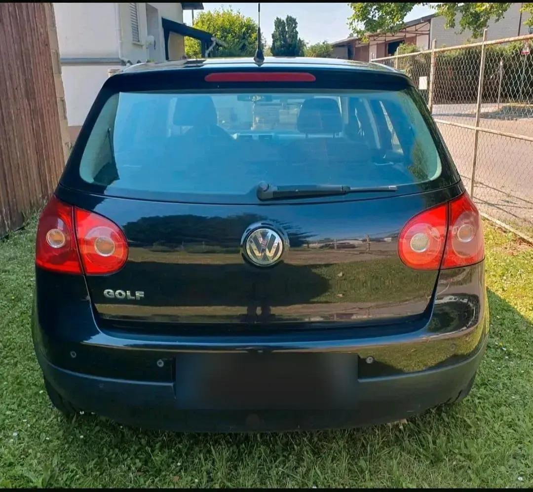 Używany VW Golf V Edition 80 KM (58 kW) 2007 Czarny Sedan/Limuzyna