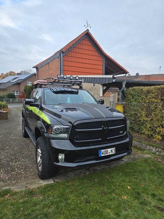 Schwarz Gebraucht 2014 Dodge Ram Abholung | 30.000 € (Fairer Preis) - Bild 1/4